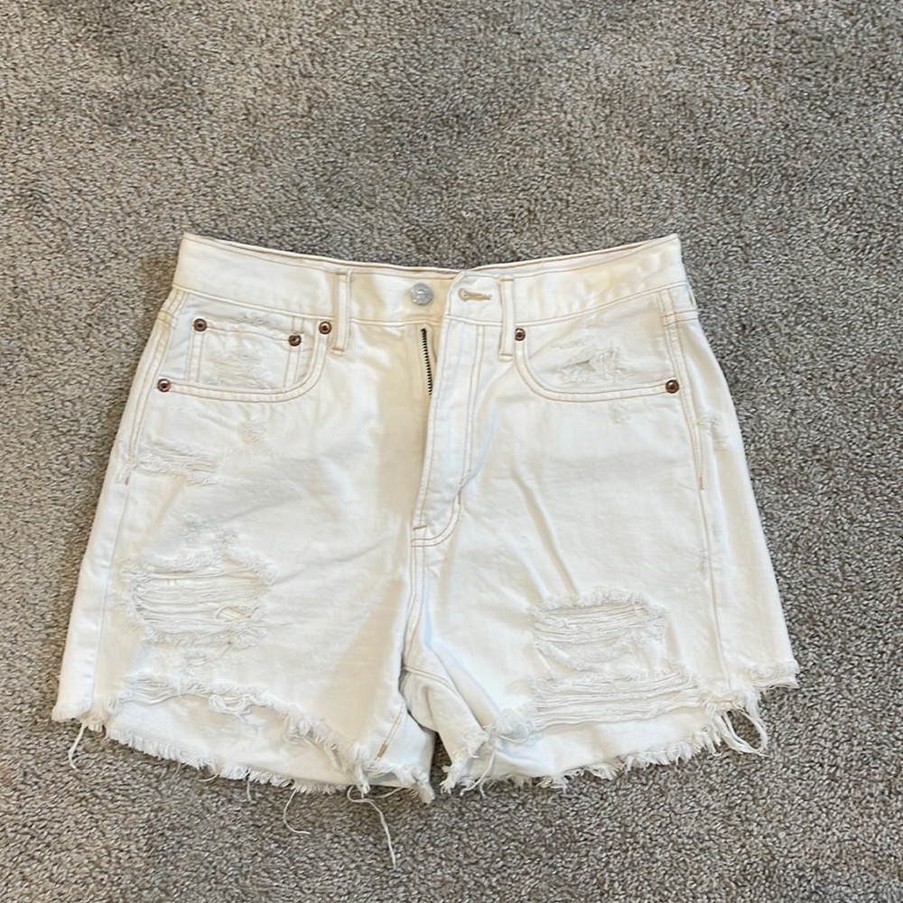 American Eagle 90s boyfriend shorts